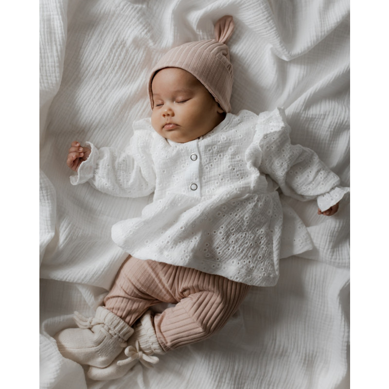 Newborn broderie blousje ecru met ruffles