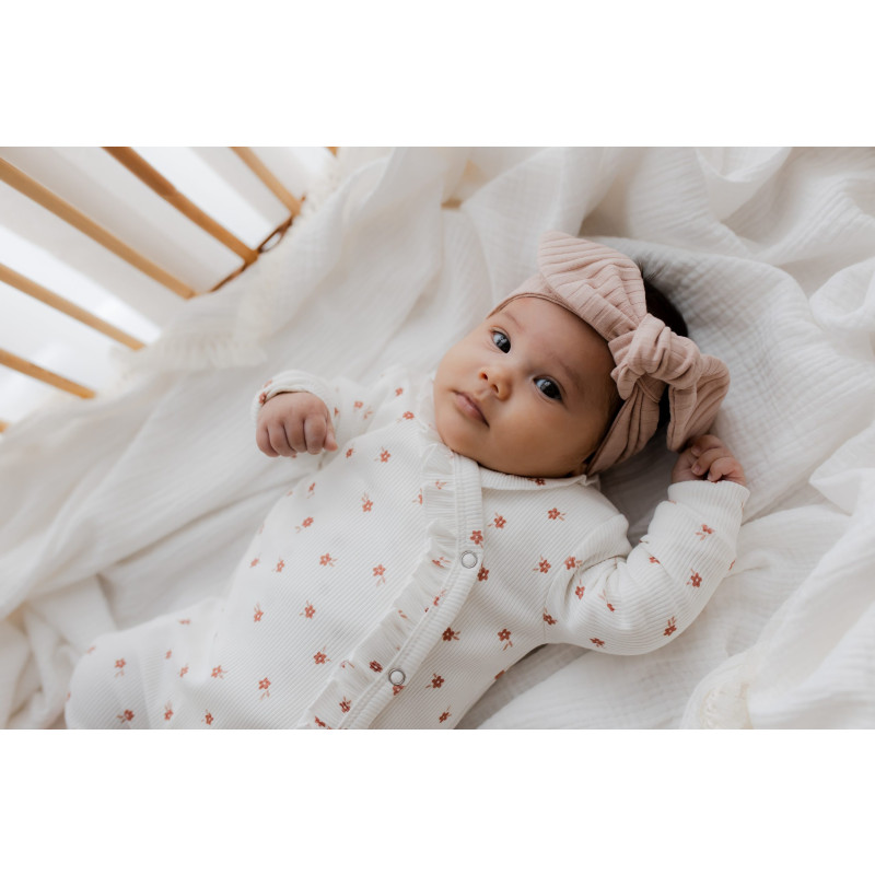 Newborn boxpakje met ruffles en kleine roze bloemetjes