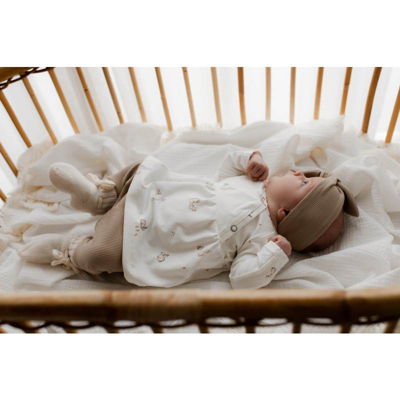 Newborn jurkje met kleine konijntjes