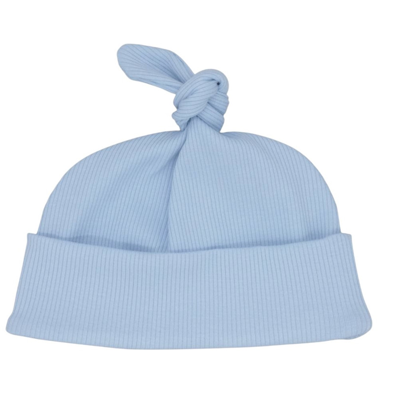 Newborn mutsje licht blauw in een ribstof