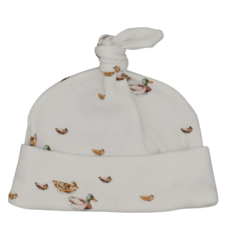 Newborn babymutsje met kleine eendjes