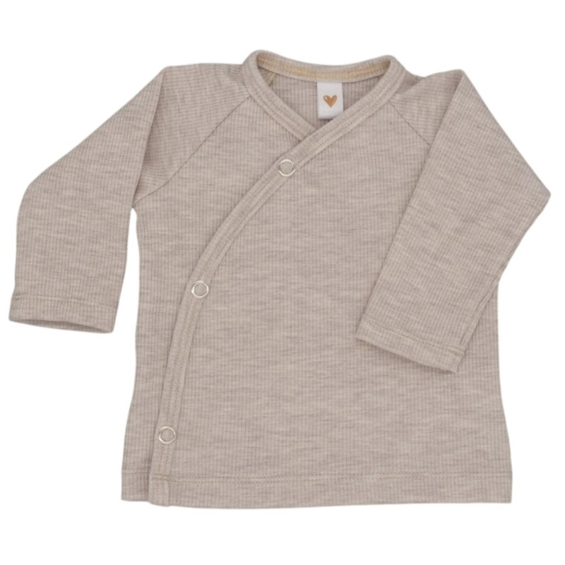 Newborn overslagshirtje in een gemeleerde beige kleur.