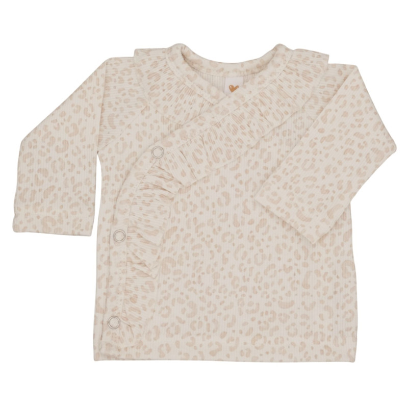 Newborn overslagshirtje met een panterprintje in een fijne ribstof.