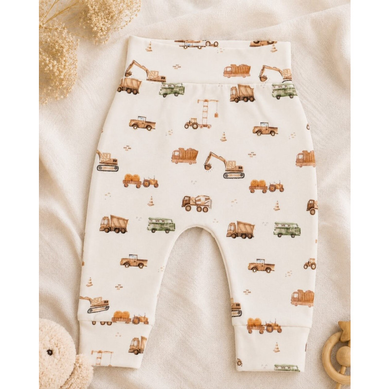 Newborn broekje met kleine autootjes.