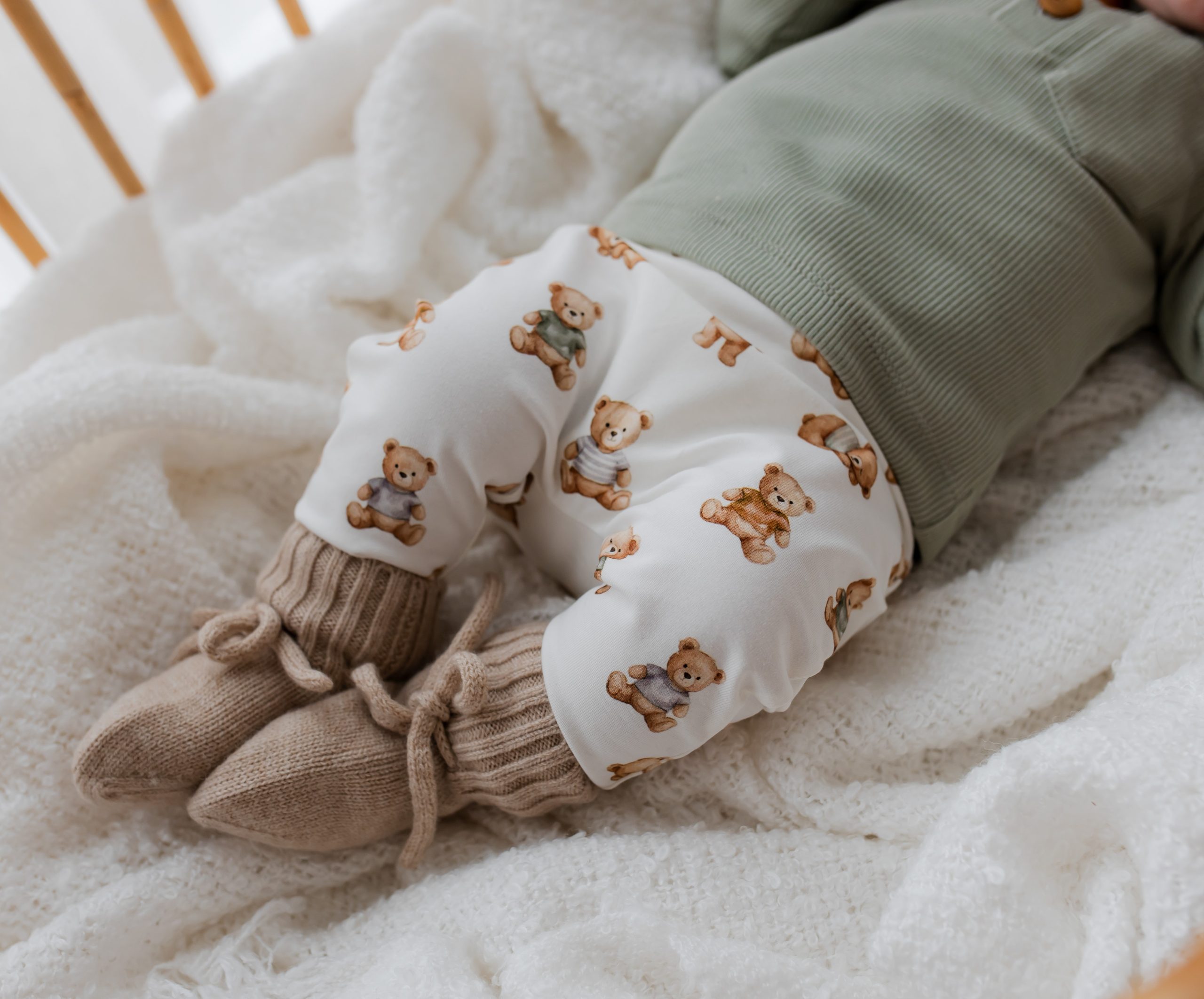 Newborn broekje met beertjes