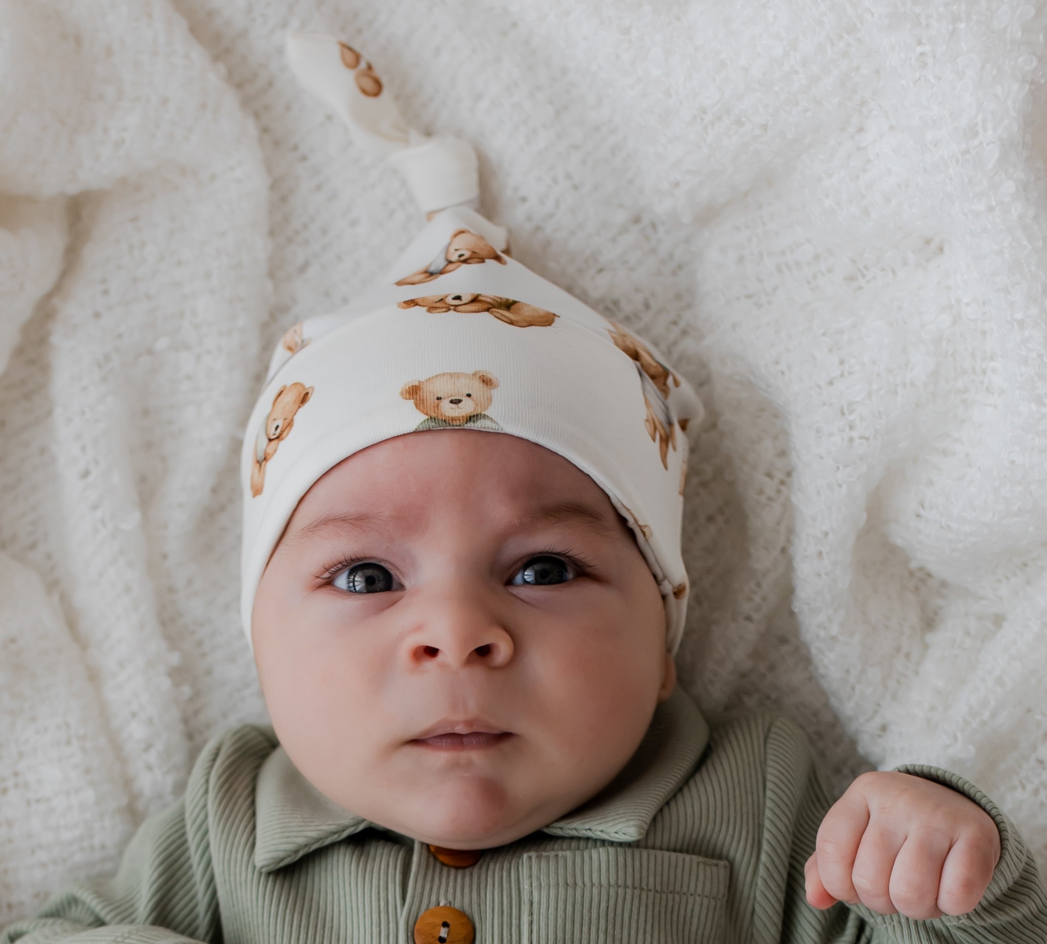 Newborn babymutsje met beertjes