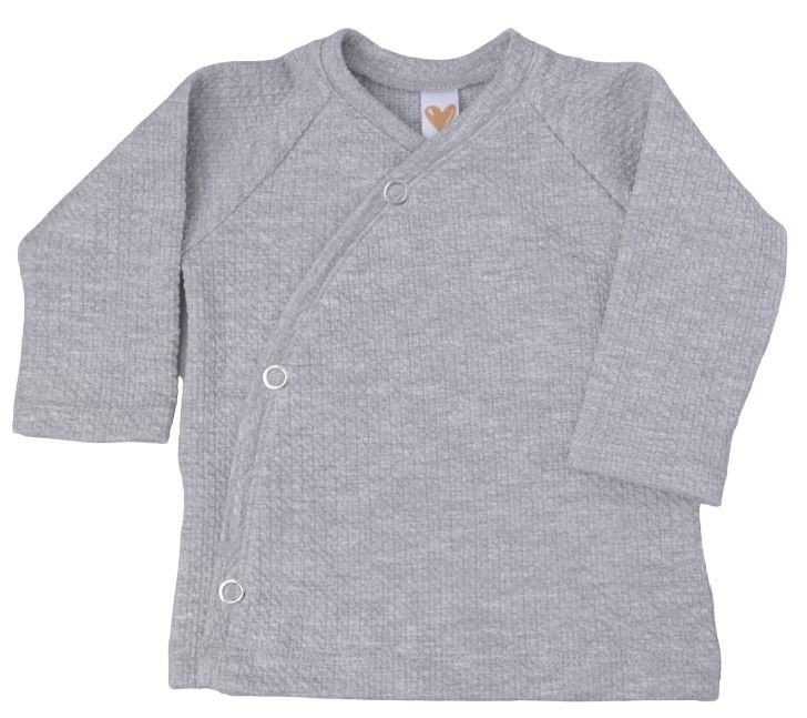 Newborn overslagshirtje gemaakt van een mini kabel in lichtgrijs.